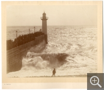 Angelo CACCIA, Vague devant la jetée du port du Havre, vers 1870, tirage sur papier albuminé d’après négatif sur verre au collodion, 22 x 28 cm. Collection Eric Houri