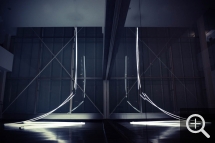 François MORELLET (1926), Lamentable, 8 arcs d’un cercle, en tubes de néon, de 8 mètres de diamètre. © MuMa Le Havre / Laurent Lachèvre — © ADAGP, Paris, 2013